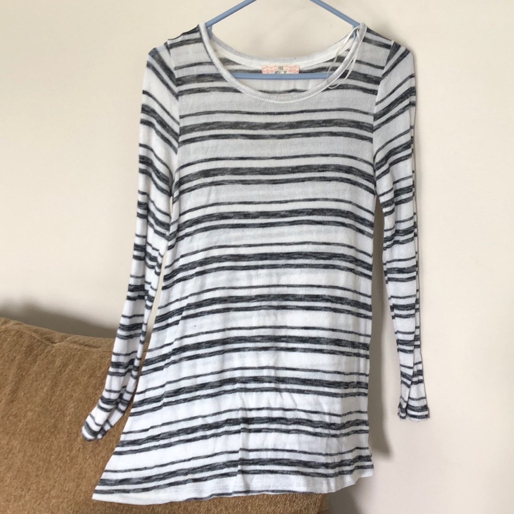 Stripped lightweight sweater